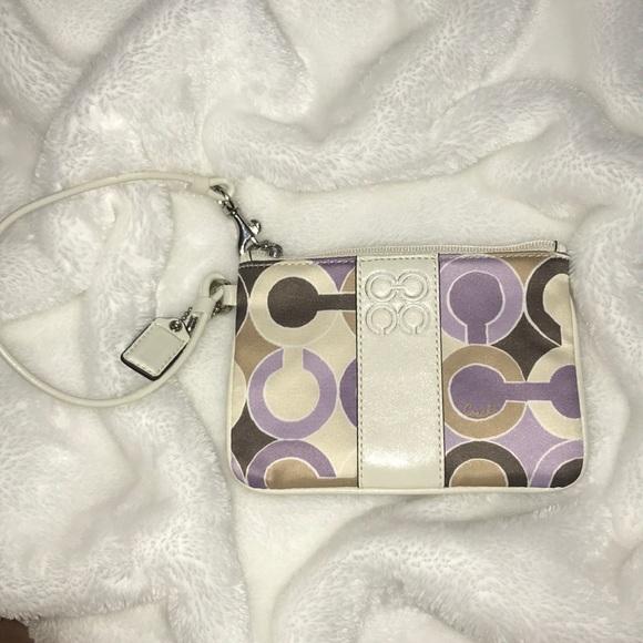 Coach Handbags - Coach wristlet